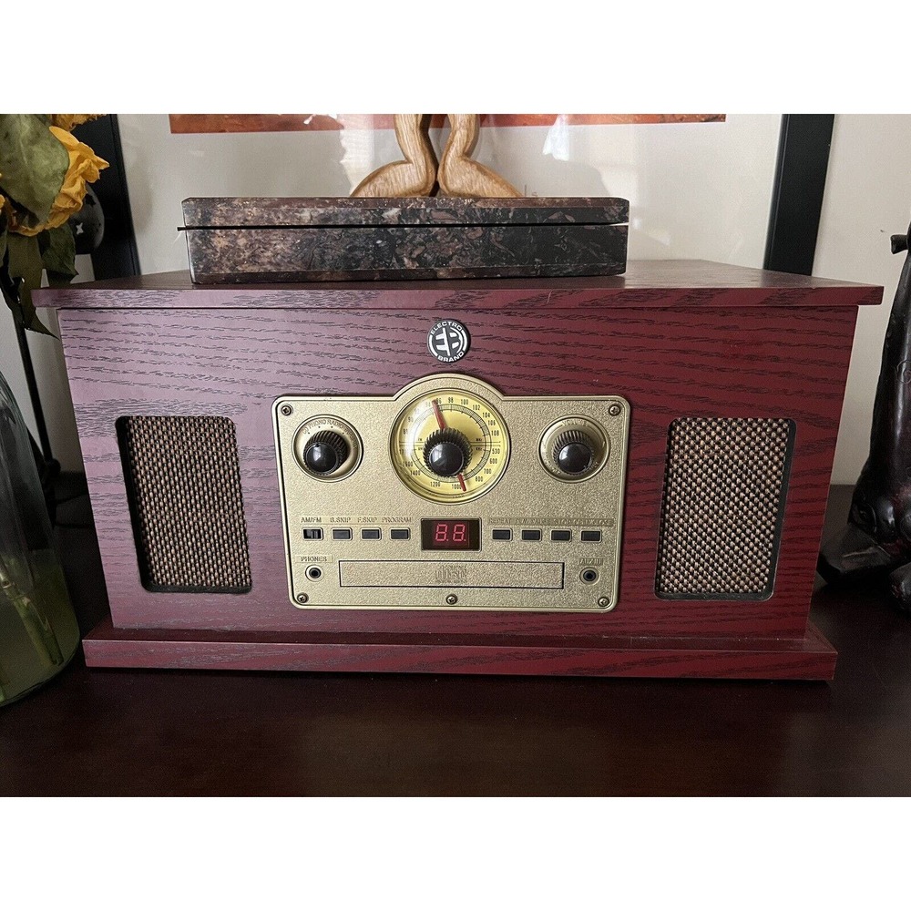 Electro Brand 4 in 1 Record/Cassette/Radio/CD Player, All Aspects Work.